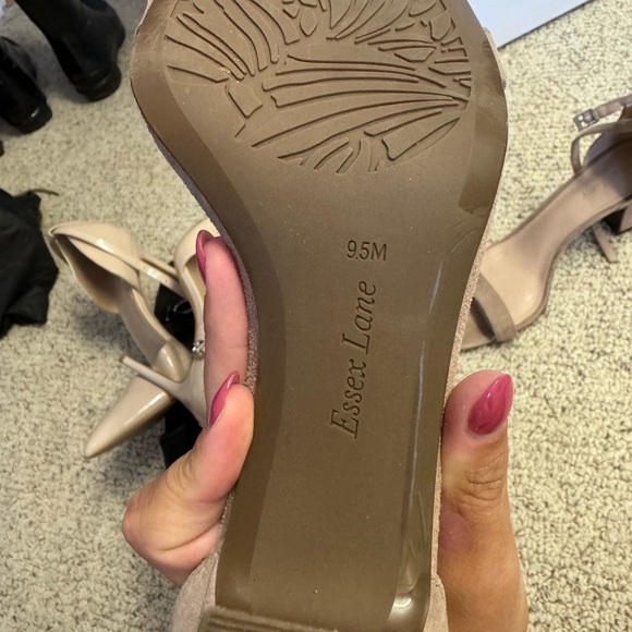 Heels - Picture 3 of 3